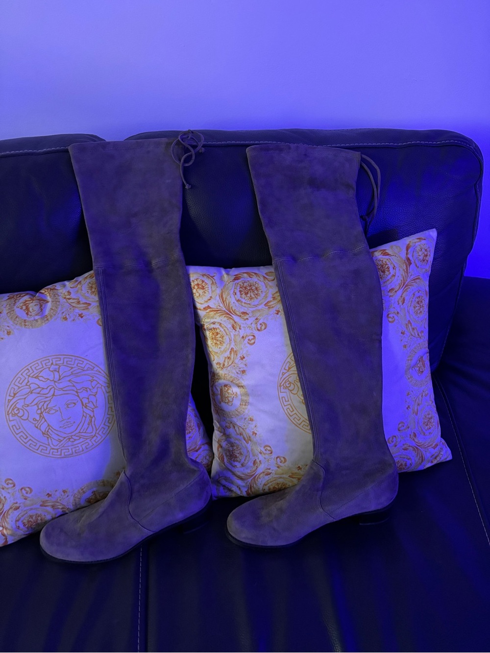 Women’s Over-the-Knee grey Suede Boots
Authentic - Picture 3 of 6